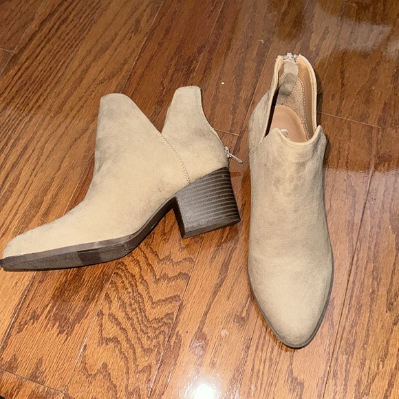 NWOT booties - Picture 3 of 6